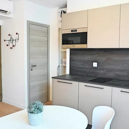 Apartment Proche Carlton & Croisette, 303 *