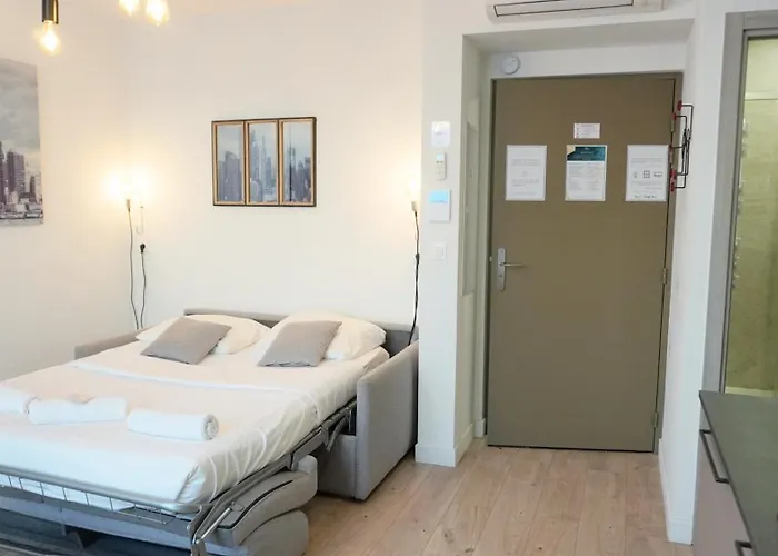 Proche Carlton & Croisette, 303